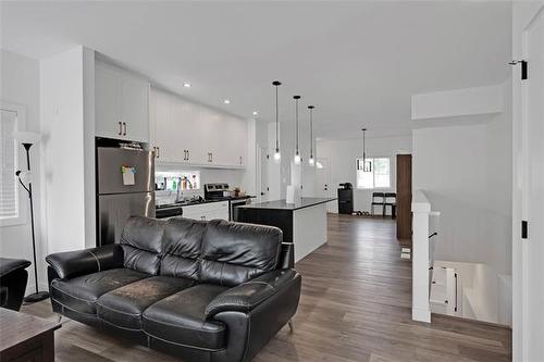 225 Rutland St, Winnipeg, MB 