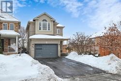 24 CASTLE GREEN DRIVE  Whitby, ON L1R 2P9