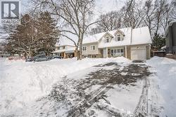 285 SURREY Drive  Oakville, ON L6L 3T6