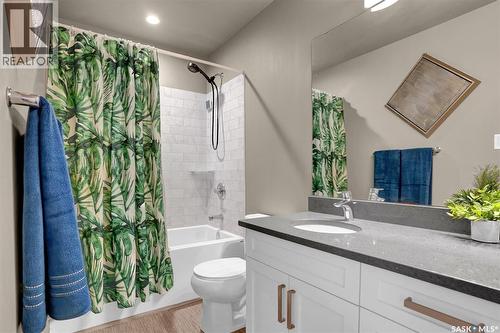 25 Hudson Drive, Pilot Butte, SK - Indoor Photo Showing Bathroom