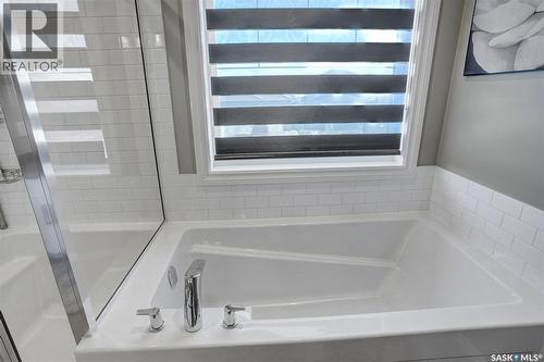 25 Hudson Drive, Pilot Butte, SK - Indoor Photo Showing Bathroom
