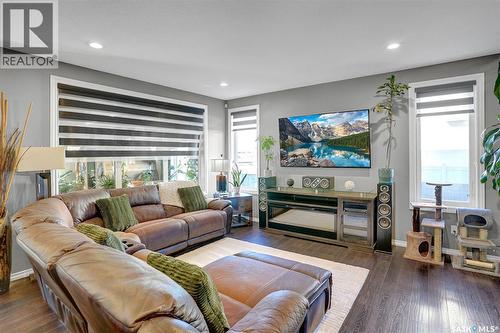25 Hudson Drive, Pilot Butte, SK - Indoor Photo Showing Living Room