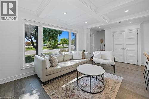 62 Berko Avenue, Hamilton, ON - Indoor Photo Showing Living Room