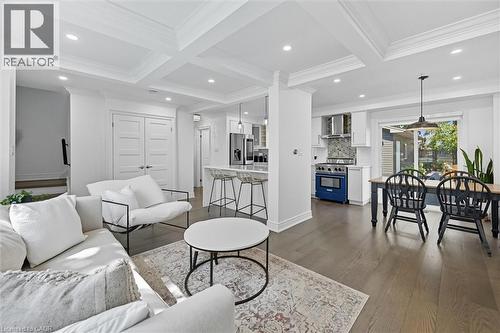 62 Berko Avenue, Hamilton, ON - Indoor Photo Showing Living Room