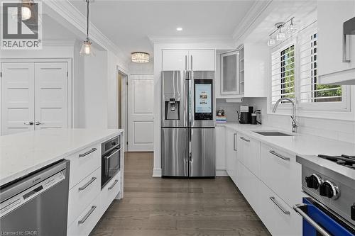 62 Berko Avenue, Hamilton, ON - Indoor Photo Showing Kitchen With Upgraded Kitchen