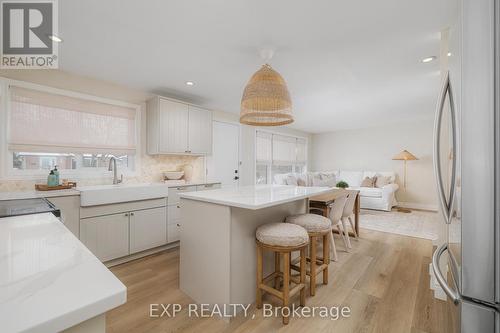 144 Rossford Crescent, Kitchener, ON - Indoor Photo Showing Kitchen