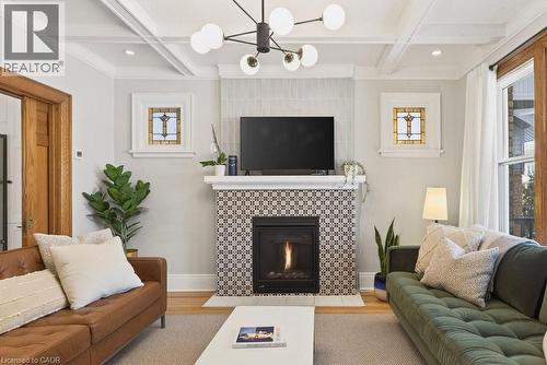 108 Rosslyn Avenue S, Hamilton, ON - Indoor Photo Showing Living Room With Fireplace