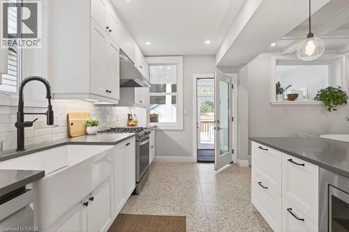 108 Rosslyn Avenue S, Hamilton, ON - Indoor Photo Showing Kitchen With Upgraded Kitchen
