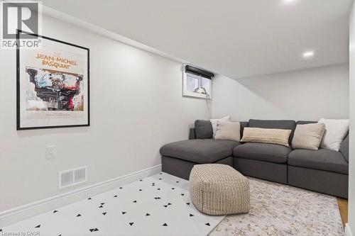 108 Rosslyn Avenue S, Hamilton, ON - Indoor