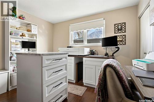 207 Paynter Crescent, Regina, SK - Indoor Photo Showing Kitchen
