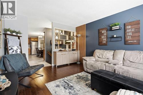 207 Paynter Crescent, Regina, SK - Indoor Photo Showing Living Room