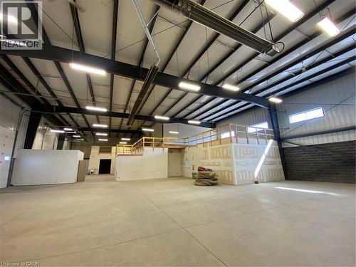 View of garage - 44 Ditton Drive, Hamilton, ON 