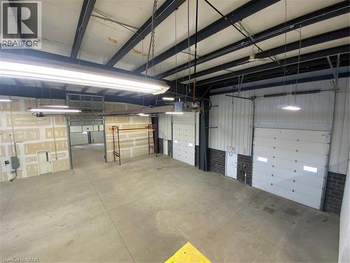 View of garage - 44 Ditton Drive, Hamilton, ON 