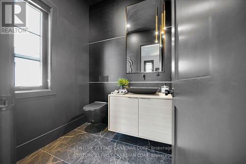 1741 Upper West Avenue, London South (South B), ON - Indoor Photo Showing Bathroom