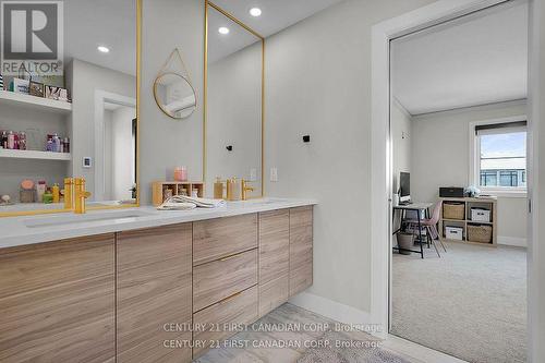 1741 Upper West Avenue, London South (South B), ON - Indoor Photo Showing Bathroom