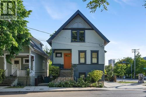 903 Collinson St  Victoria, BC V8V 3B7