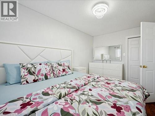 82 Ralgreen Crescent, Kitchener, ON 