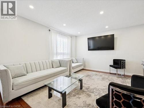 82 Ralgreen Crescent, Kitchener, ON 