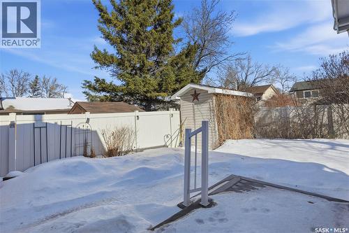 39 Peart Crescent, Regina, SK - Outdoor
