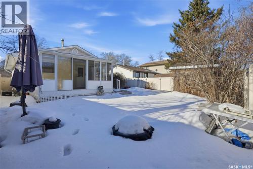 39 Peart Crescent, Regina, SK - Outdoor