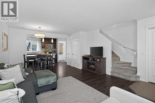 61 Auburn Meadows View Se, Calgary, AB - Indoor Photo Showing Living Room