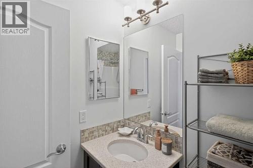 61 Auburn Meadows View Se, Calgary, AB - Indoor Photo Showing Bathroom