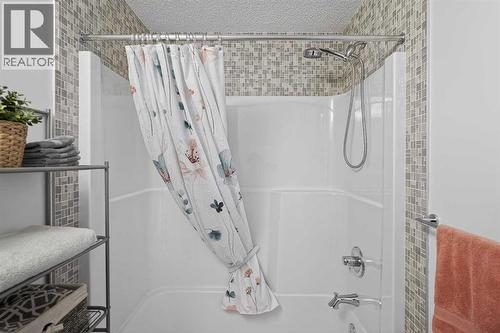 61 Auburn Meadows View Se, Calgary, AB - Indoor Photo Showing Bathroom