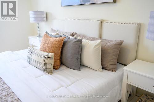 16 Singhampton Road, Vaughan, ON - Indoor Photo Showing Bedroom