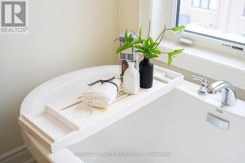 16 Singhampton Road, Vaughan, ON - 