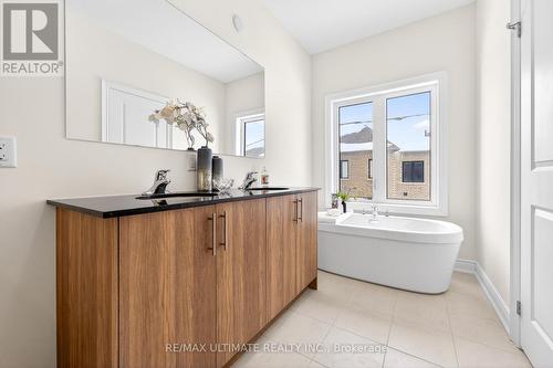 16 Singhampton Road, Vaughan, ON - Indoor Photo Showing Bathroom