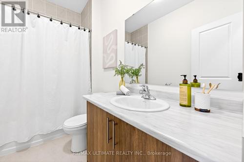 16 Singhampton Road, Vaughan, ON - Indoor Photo Showing Bathroom