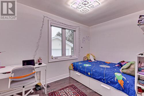 13 Patrick Drive, Aurora, ON - Indoor Photo Showing Bedroom