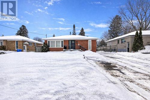13 Patrick Drive, Aurora, ON - Outdoor