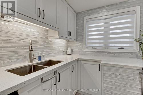 13 Patrick Drive, Aurora, ON - Indoor Photo Showing Kitchen With Double Sink With Upgraded Kitchen