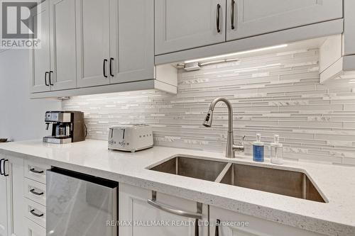 13 Patrick Drive, Aurora, ON - Indoor Photo Showing Kitchen With Double Sink With Upgraded Kitchen