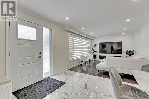 13 Patrick Drive, Aurora, ON - Indoor