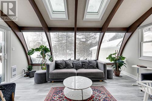 13 Patrick Drive, Aurora, ON - Indoor Photo Showing Living Room