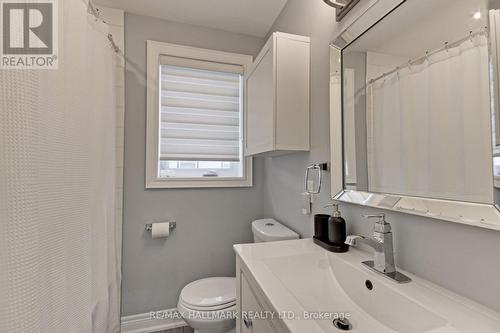 13 Patrick Drive, Aurora, ON - Indoor Photo Showing Bathroom