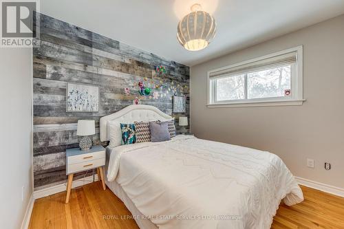 186 Fernwood Crescent, Hamilton, ON - Indoor Photo Showing Bedroom