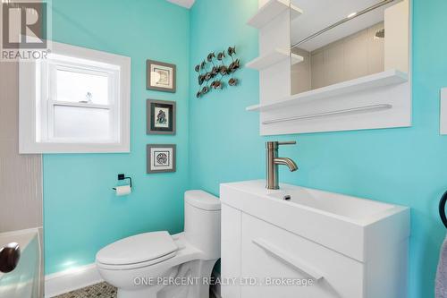 960 Gladstone Avenue, Ottawa, ON - Indoor Photo Showing Bathroom