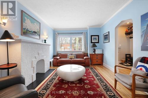 960 Gladstone Avenue, Ottawa, ON - Indoor Photo Showing Living Room