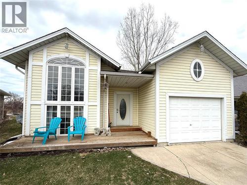 324 JACS COURT  Petrolia, ON N0N 1R0