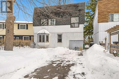 21 GLADSTONE SQUARE  Brampton, ON L6S 2H5