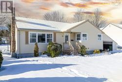 24 Penhorn Drive  Dartmouth, NS B2Y 3K3