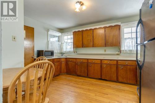 24 Penhorn Drive, Dartmouth, NS - Indoor Photo Showing Kitchen
