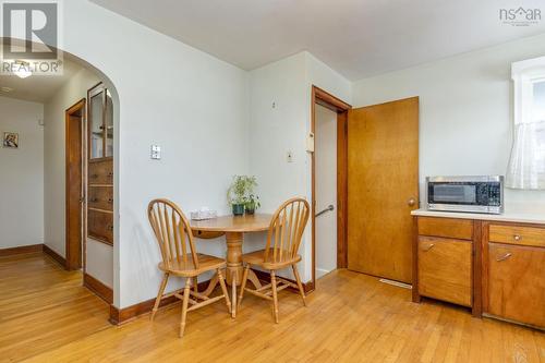 24 Penhorn Drive, Dartmouth, NS - Indoor Photo Showing Dining Room