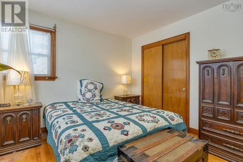 24 Penhorn Drive, Dartmouth, NS - Indoor Photo Showing Bedroom