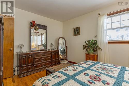 24 Penhorn Drive, Dartmouth, NS - Indoor Photo Showing Bedroom
