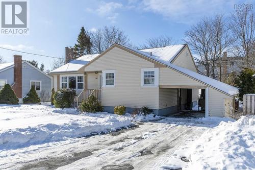 24 Penhorn Drive, Dartmouth, NS - Outdoor With Facade