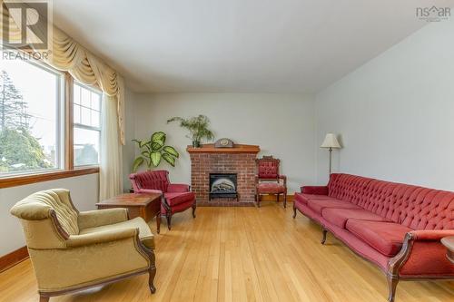 24 Penhorn Drive, Dartmouth, NS - Indoor Photo Showing Living Room With Fireplace